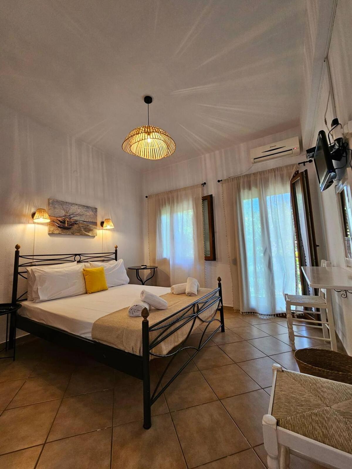 The Pine Trees Aparthotel Agnontas Bagian luar foto