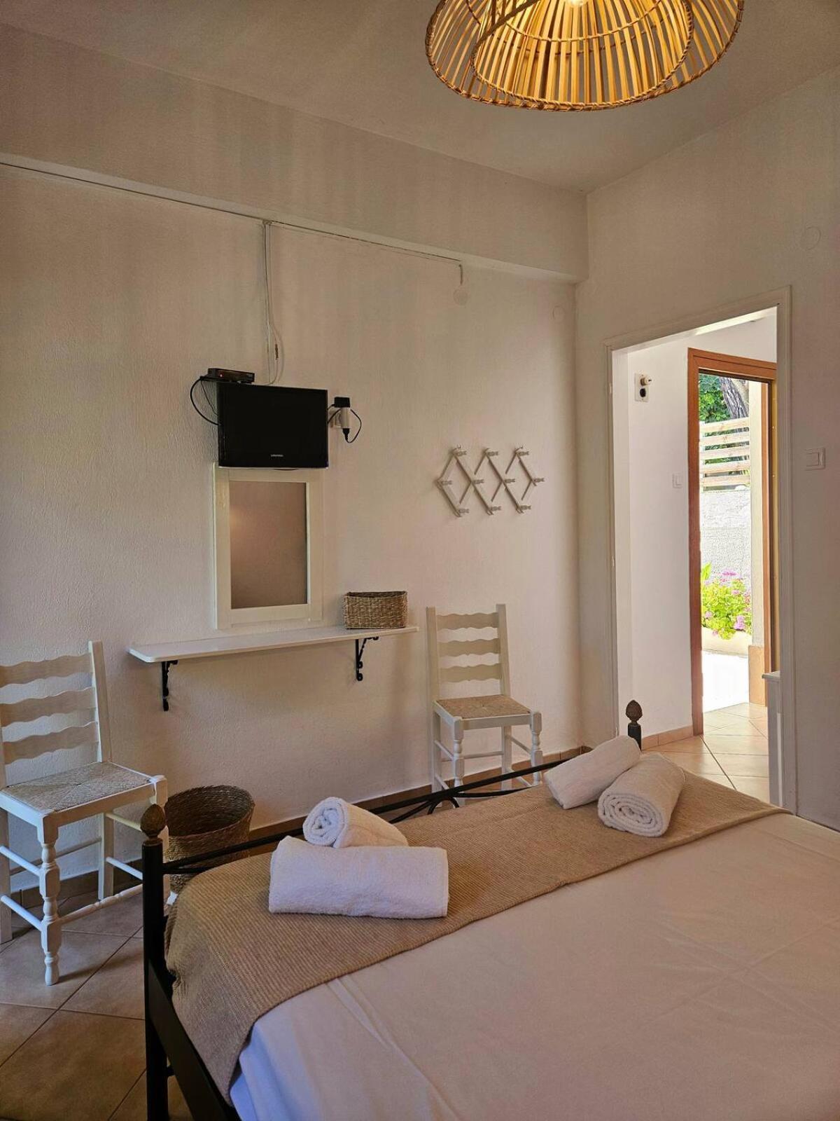 The Pine Trees Aparthotel Agnontas Bagian luar foto